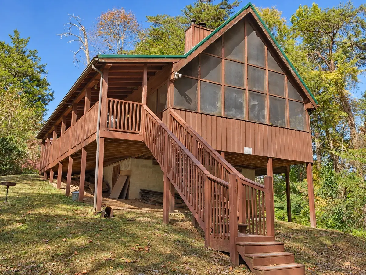 1502 Ridgecrest Dr, Sevierville, TN 37876