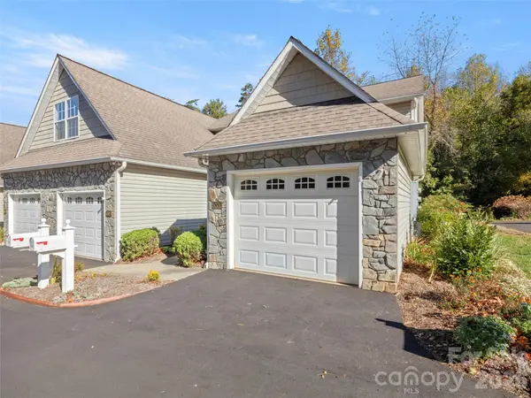 206 Waters Edge DR, Weaverville, NC 28787