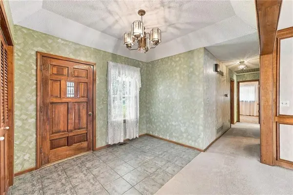 5905 E 210th ST, Belton, MO 64012