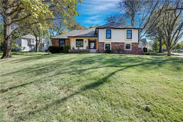 12001 ABERDEEN ST, Leawood, KS 66209