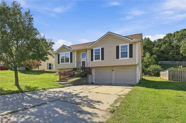 4008 Garland AVE, Leavenworth, KS 66048