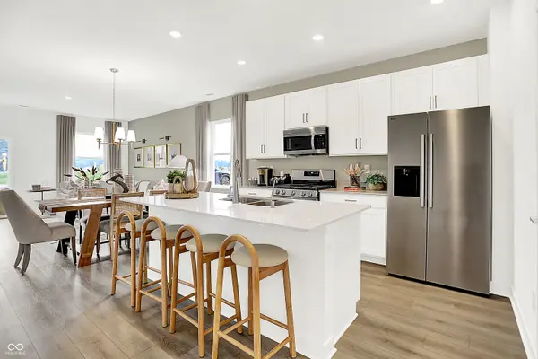 697 Bridgeman RD, Avon, IN 46123