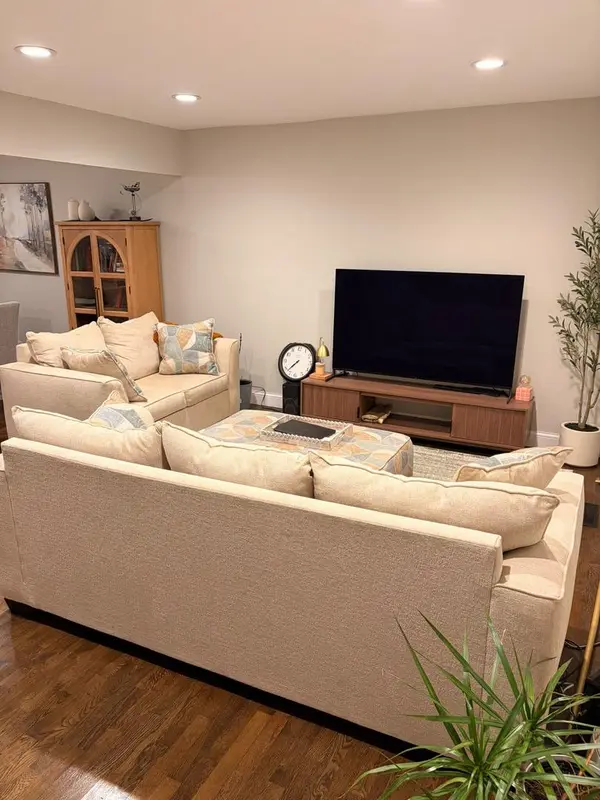 18W138 W 14th St ST #9, Villa Park, IL 60181