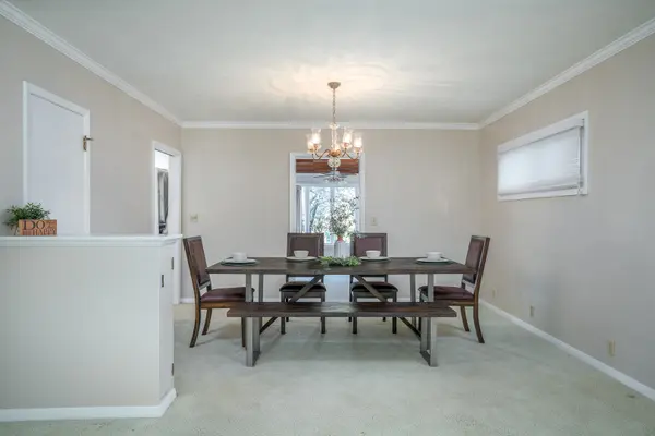 2840 E Pleasant ST, Davenport, IA 52803
