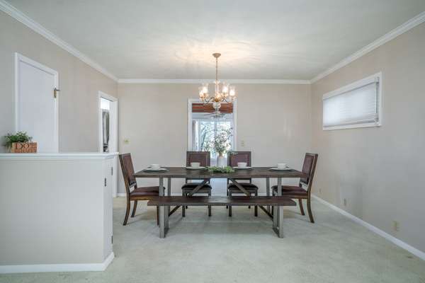 2840 E Pleasant ST, Davenport, IA 52803