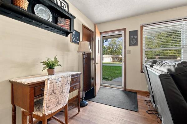 910 Warren ST, Chenoa, IL 61726