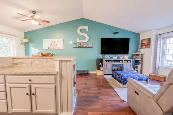 2411 Kenora Pkwy, Eau Claire, WI 54703