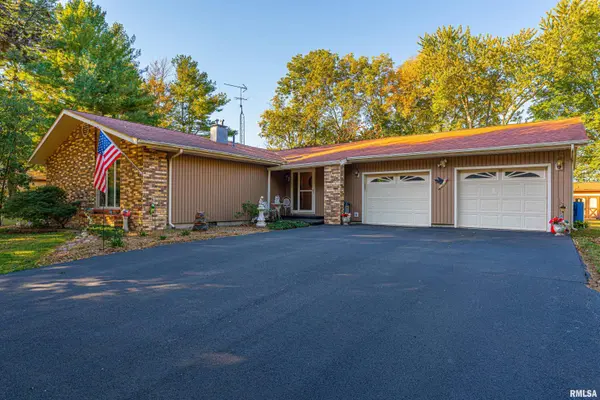1311 1411th AVE, Lincoln, IL 62656