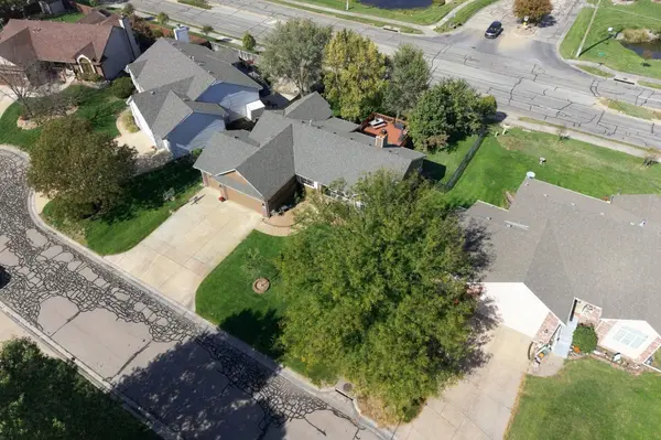 323 S Limuel Ct, Wichita, KS 67235
