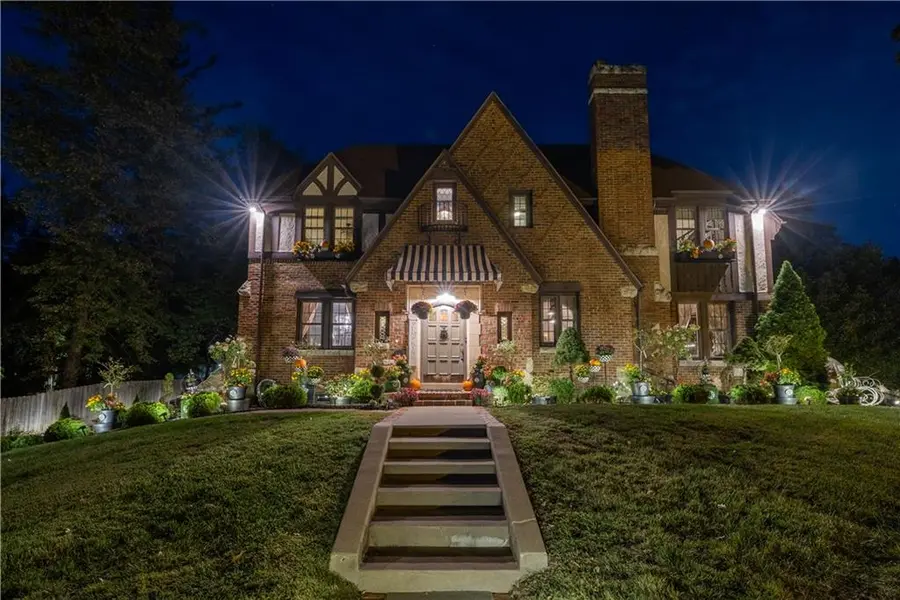 1610 Ashland AVE, St Joseph, MO 64506