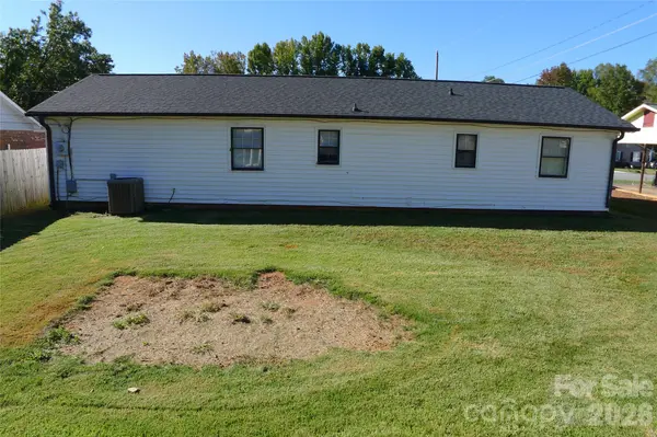 133 Windward CIR, Mocksville, NC 27028
