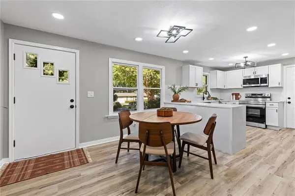 6601 W 79th ST, Overland Park, KS 66204