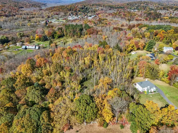 9 High Meadow LN, Brewster, NY 10509