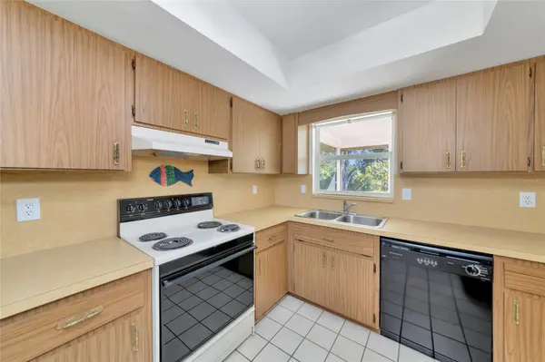 102 SANDHURST DR, Venice, FL 34293
