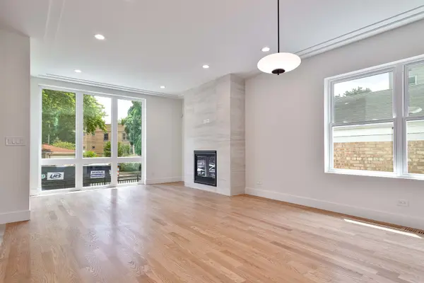 2716 N Hamlin AVE, Chicago, IL 60647