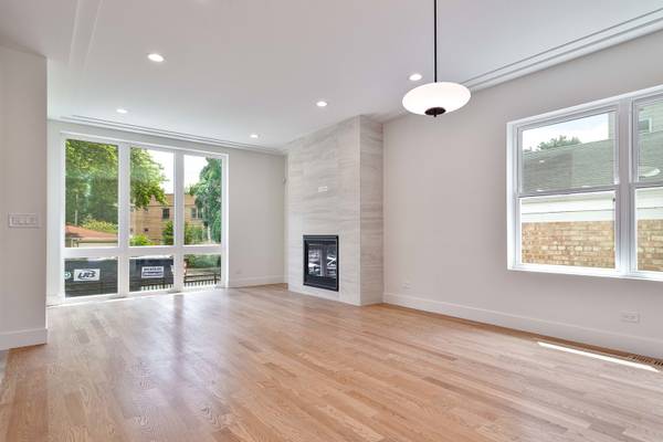 2716 N Hamlin AVE, Chicago, IL 60647