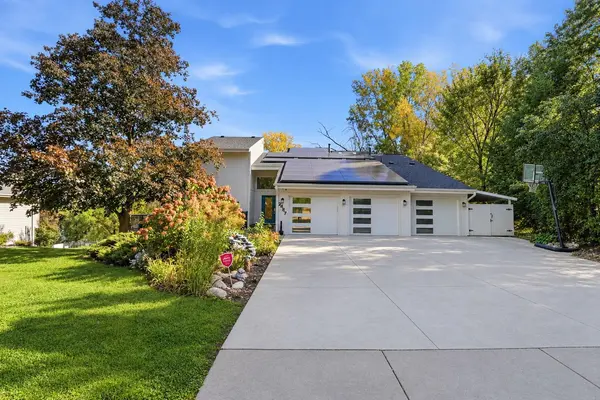2457 Dianna LN, Little Canada, MN 55117