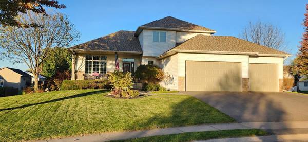 12778 Westwind CT, Lindstrom, MN 55045