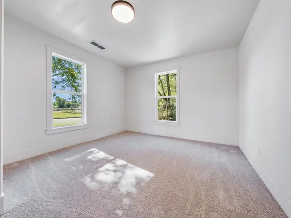 416 E 7th, Newton, KS 67114
