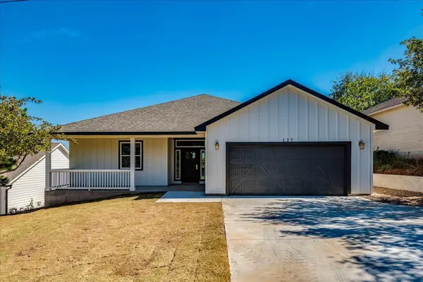 127 Mokalau DR, Bastrop, TX 78602