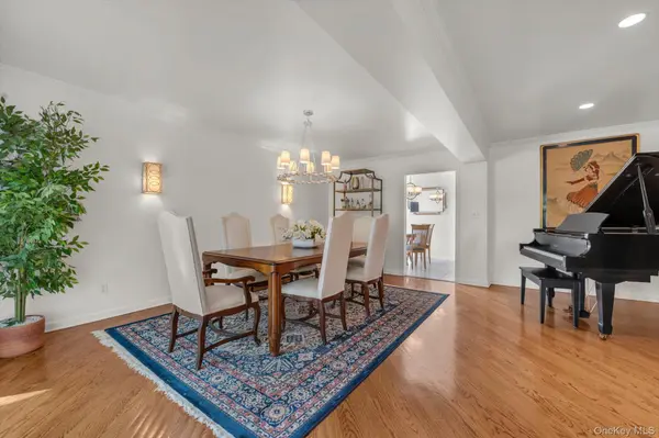 1390 Broadway #104, Hewlett, NY 11557