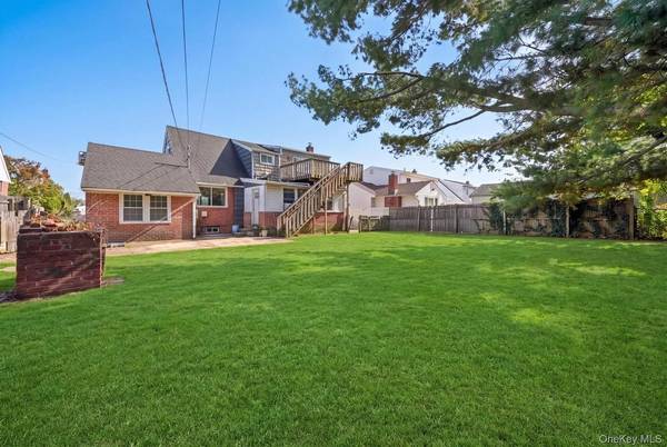 167 Morris DR, East Meadow, NY 11554