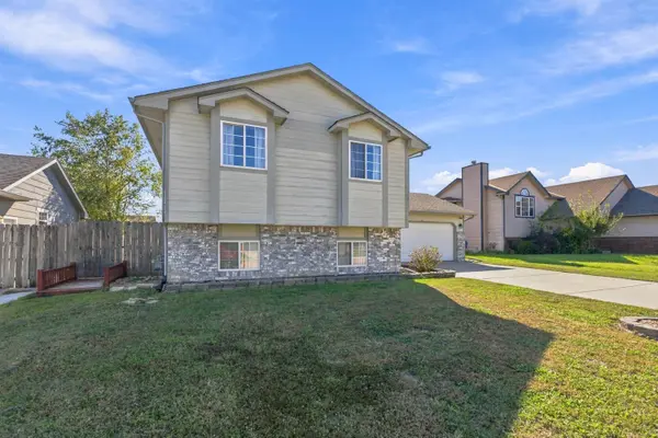 7409 E Brookview Cir, Wichita, KS 67226
