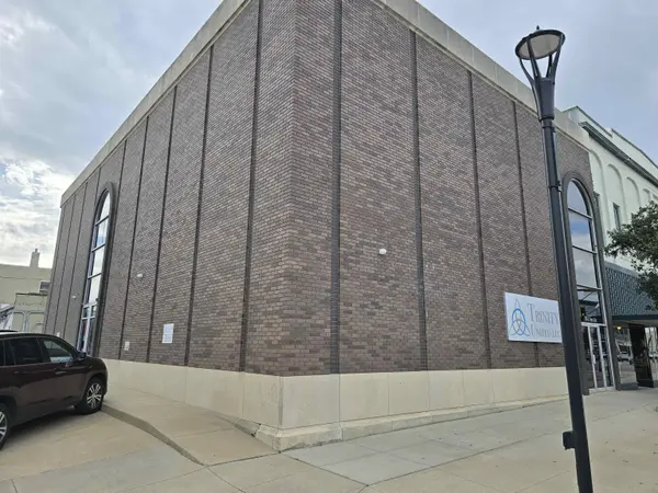 104 E Iron, Salina, KS 67401