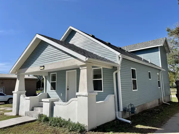 829 S Summit, Arkansas City, KS 67005