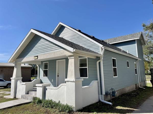 829 S Summit, Arkansas City, KS 67005