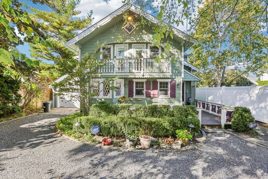976 Singleton AVE, Woodmere, NY 11598