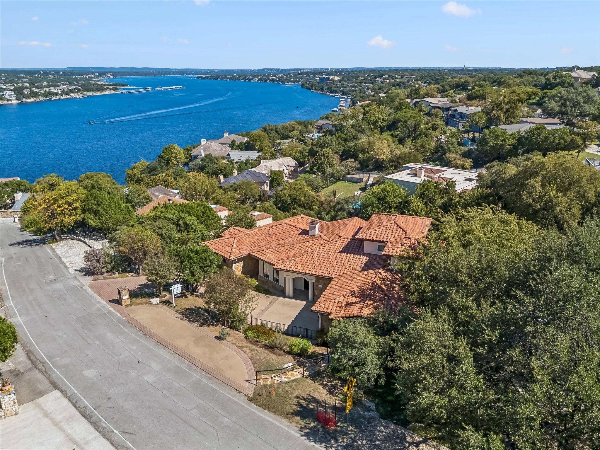 807 Mariner, Lakeway, TX 78734
