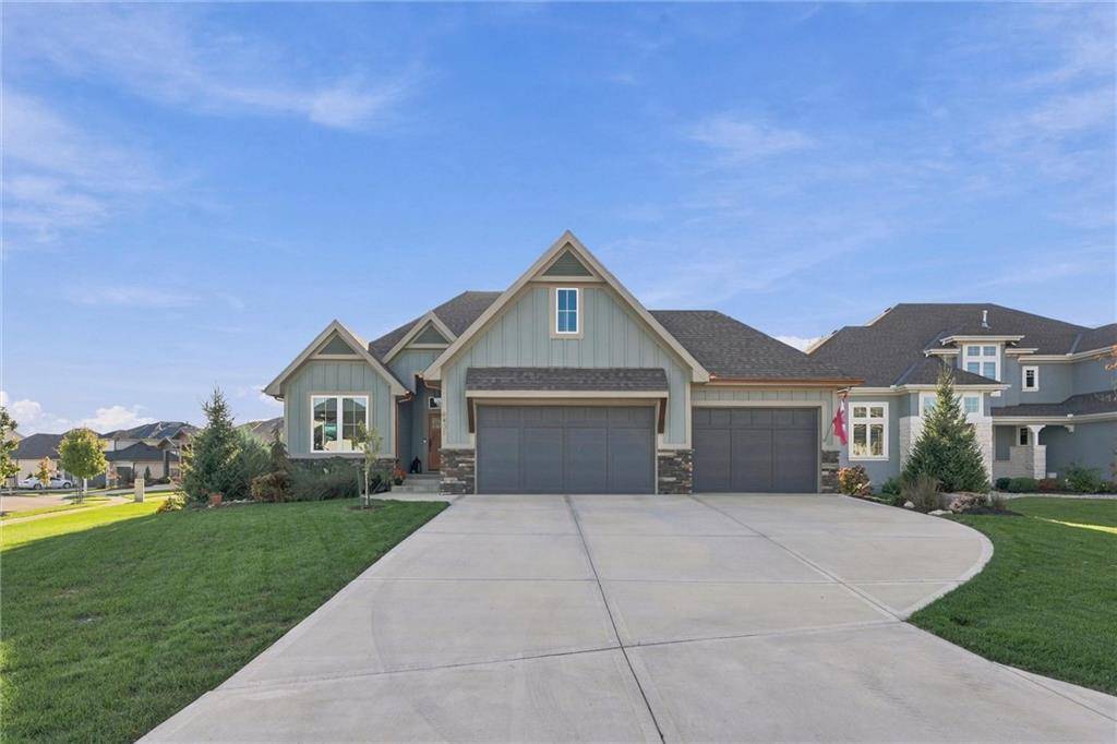 9401 W 169th ST, Overland Park, KS 66085