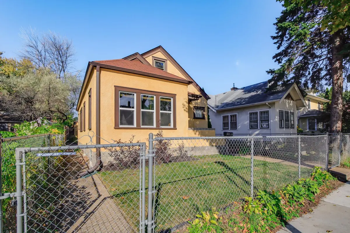 1327 Thomas AVE, Saint Paul, MN 55104