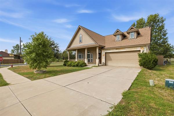 800 Savannah CV, Elgin, TX 78621
