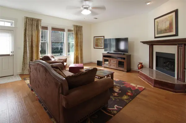 2930 Grand Oaks LOOP #1502, Cedar Park, TX 78613