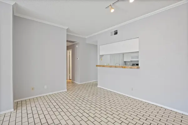 807 W 25th ST #203, Austin, TX 78705