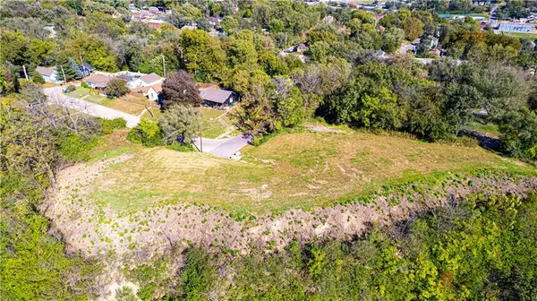 1102 Elwood ST, St Joseph, MO 64501
