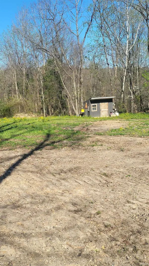 2500 S Coalmine RD, Bloomfield, IN 47424