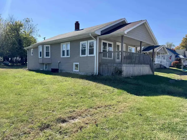 314 W Dale ST, Oakland City, IN 47660