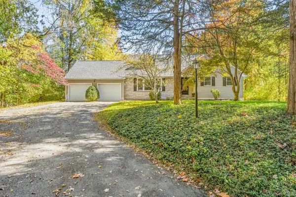 4 Deer Run RD, Poughkeepsie, NY 12603
