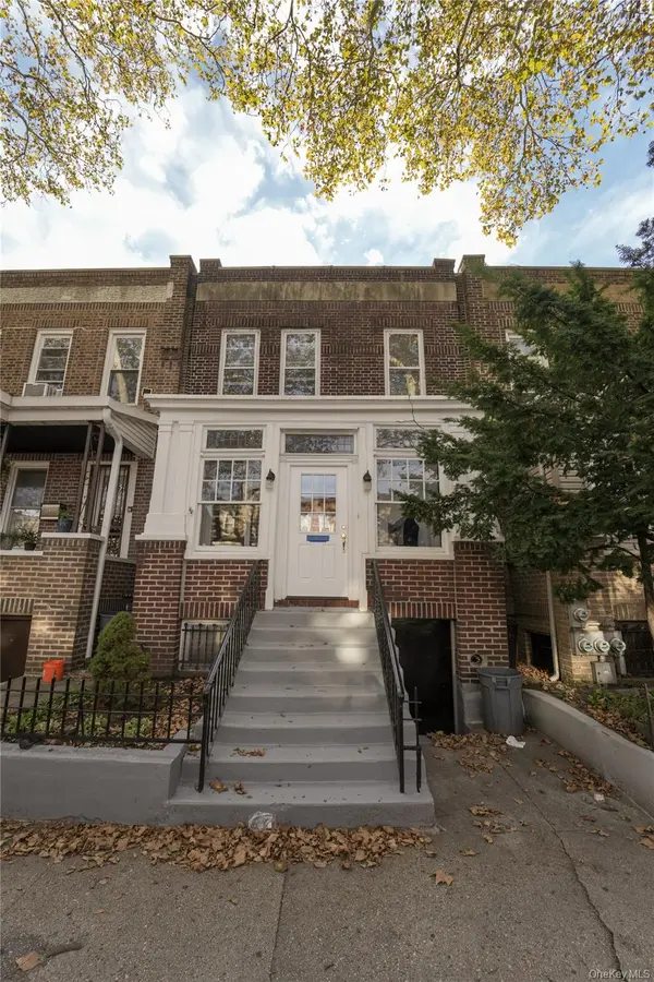 7150 68th ST, Ridgewood, NY 11385