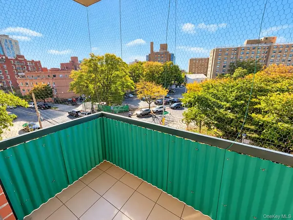 34-45 Leavitt Street #4B, Flushing, NY 11354