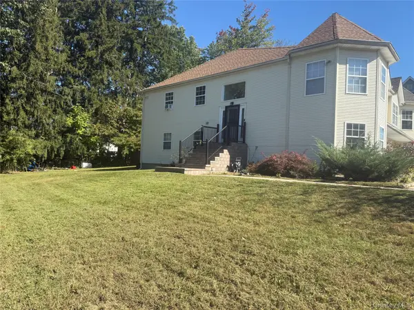 11 Levitsky CT, Chestnut Ridge, NY 10977
