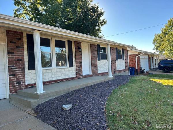 11768 Galba DR, Florissant, MO 63033