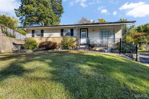 10905 Hampshire Manor CT, St Louis, MO 63123