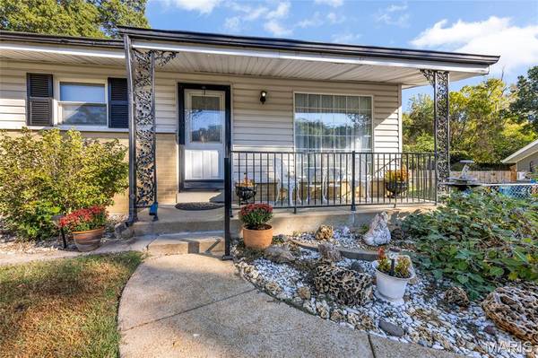 10905 Hampshire Manor CT, St Louis, MO 63123