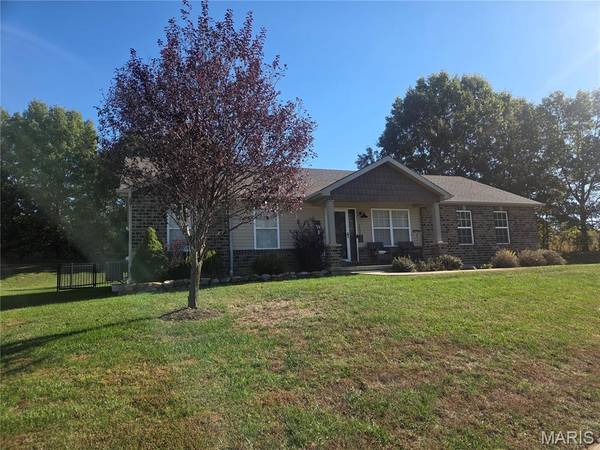 1602 Spring Mill DR, Wentzville, MO 63385