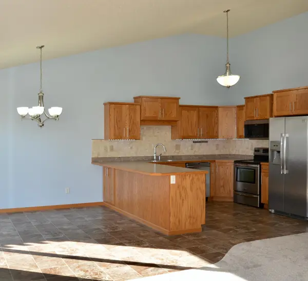 2576 55th AVE S, Fargo, ND 58104