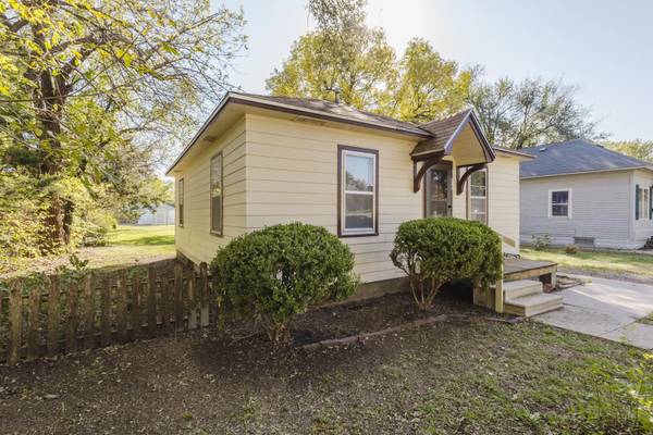 217 SW 6th, Newton, KS 67114